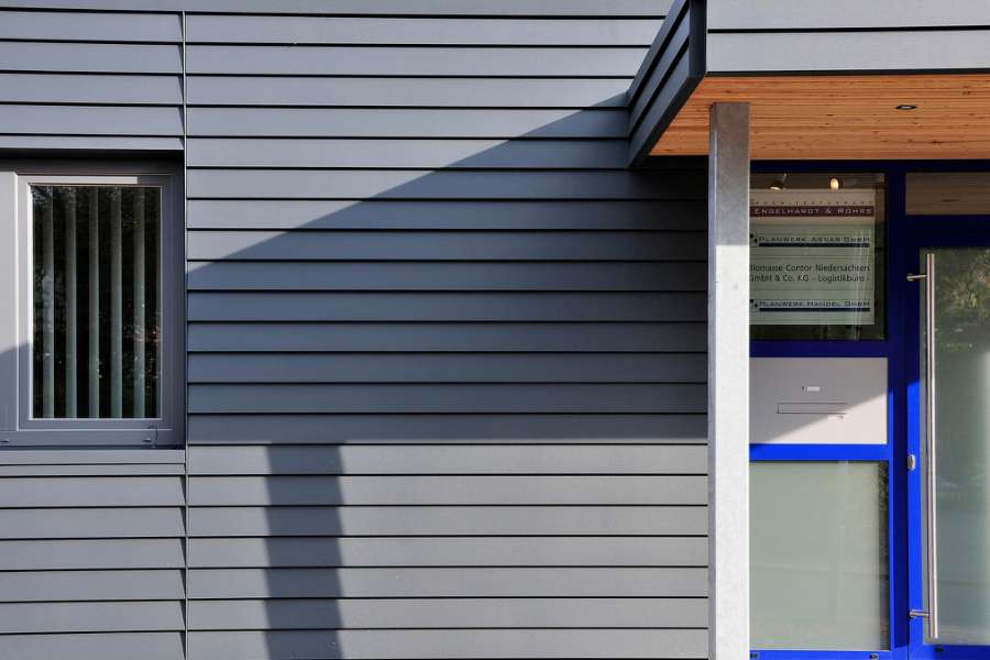 Stahl, Holz und Ziegelsteine - eine starke Lösung, Harburger Str. 35, 29640 Schneverdingen